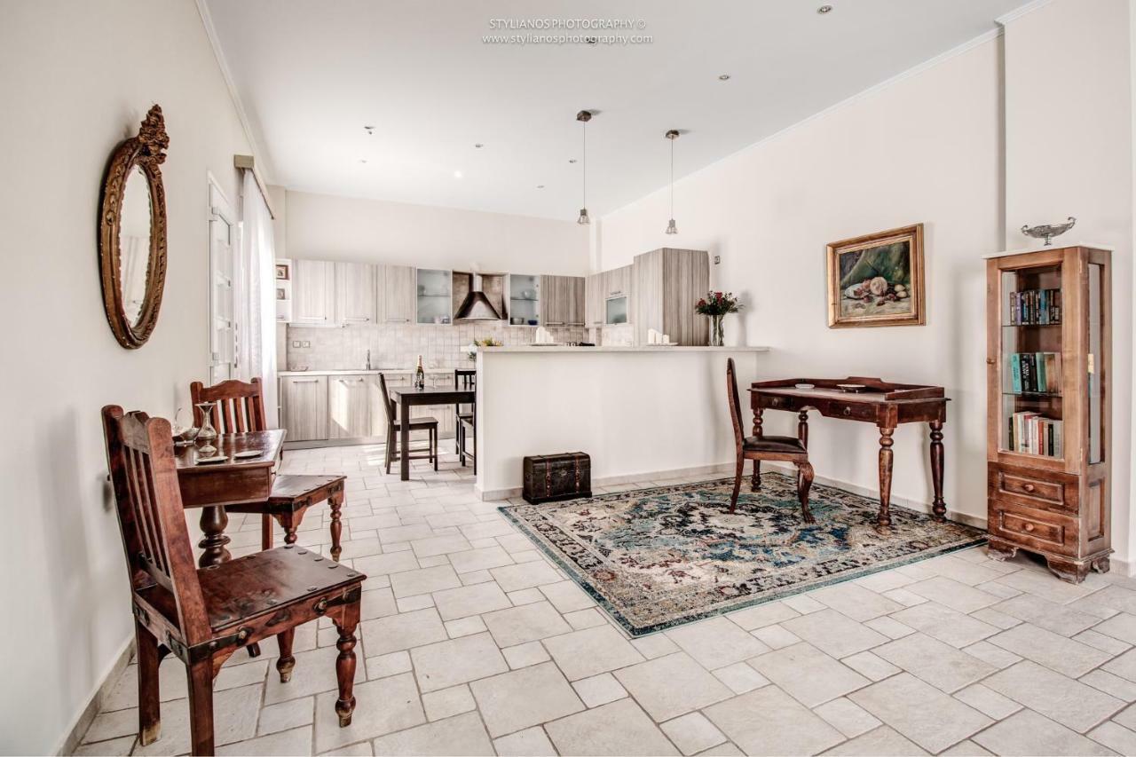 Villa Intemella Kompítsion Buitenkant foto
