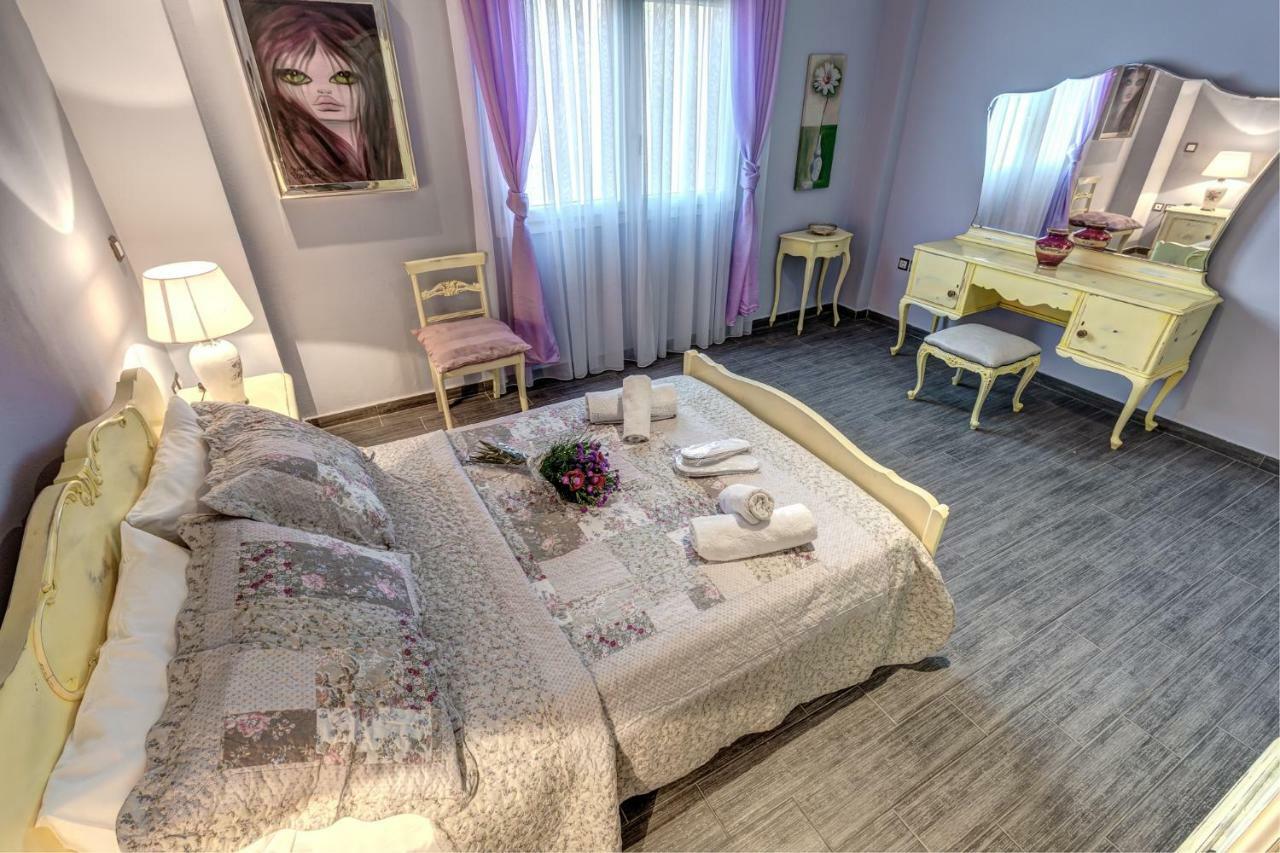 Villa Intemella Kompítsion Buitenkant foto