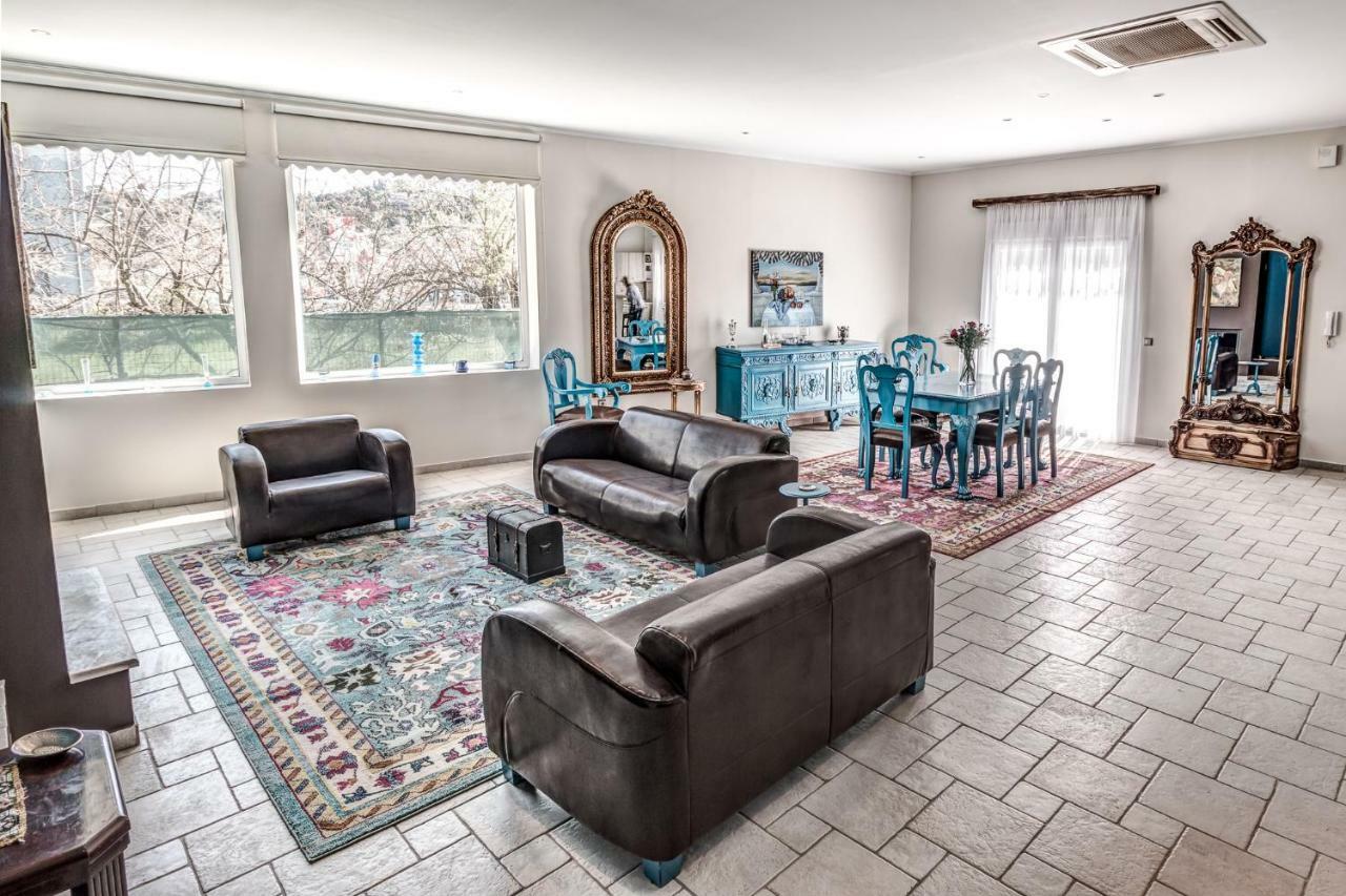 Villa Intemella Kompítsion Buitenkant foto